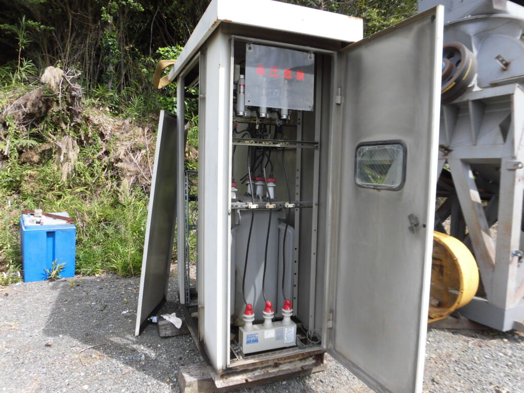 キュービクル 100KVA 中古機械