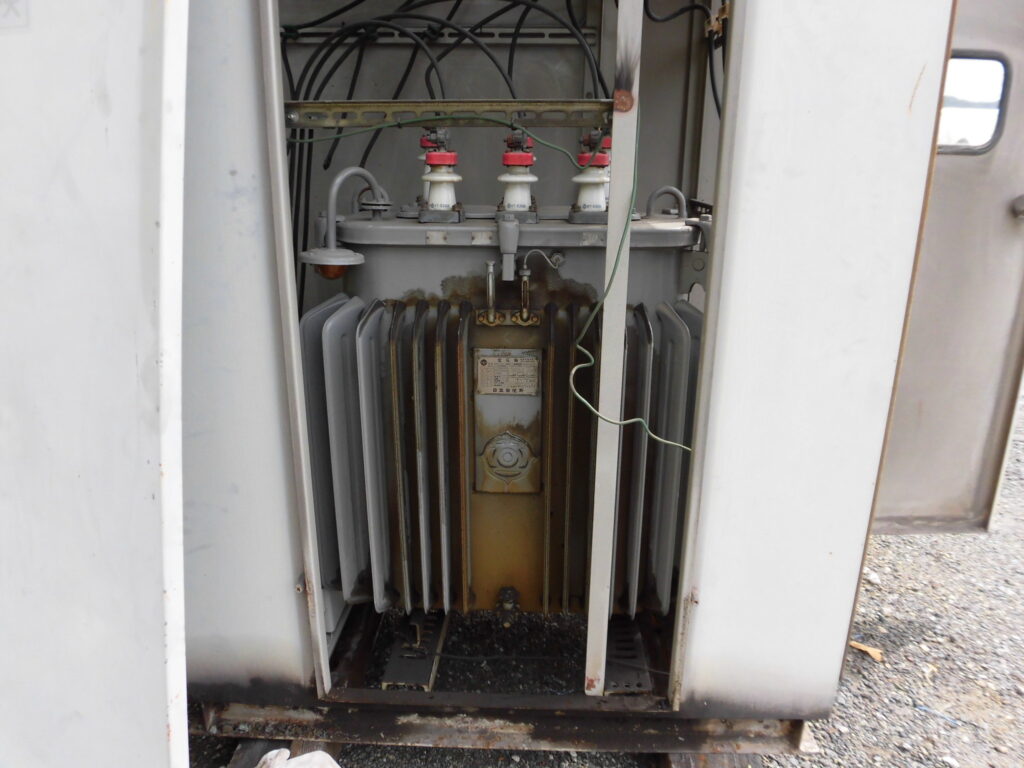 キュービクル 100KVA 中古機械